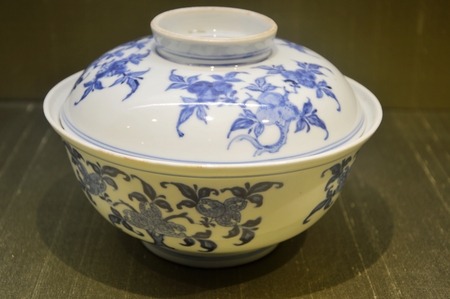Large blue and white tureenのeditorial素材