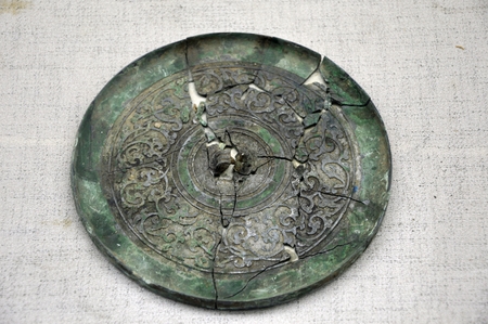 Bronze Mirrorのeditorial素材