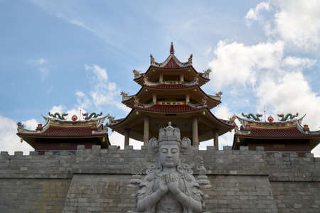 The entrance of Vihara Ksitigarbha Bodhisattva temple against the skyのeditorial素材
