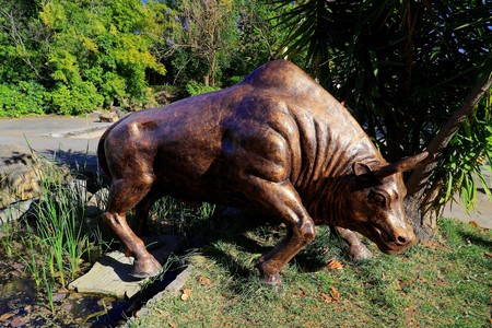 Maitreya City Lake Park bull sculptureのeditorial素材