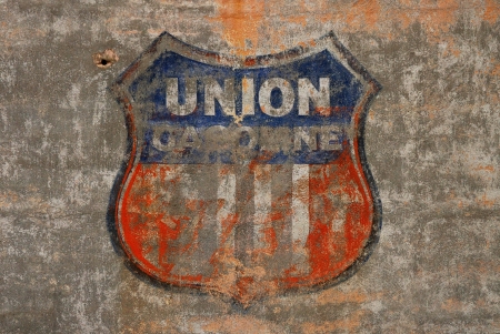 Old Union Gasoline Mural on the side of the Mid Oregon Printing building on SE Stephens in Downtown Roseburg Oregon の写真素材
