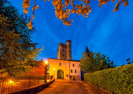 Early morning in small italian town of Serralunga d'Alba in Piedmont, Northern Italy.のeditorial素材