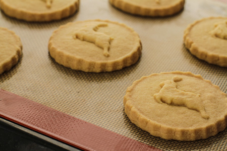 Freshly baked shortbread biscuits on the tableの写真素材