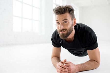 Man training indoorsの写真素材