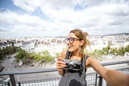 Woman traveling in Parisの写真素材