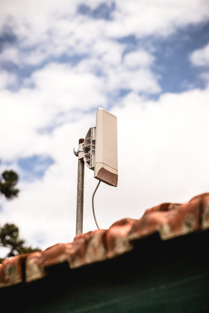 Digital Internal or External Antenna, Amplified, external modem wi fi signal amplifier, used in...