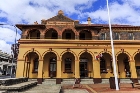 The heritage listed Post Office Building was erected in 1880 in Victoria Free Classical pallazo architecture with a stuccoed arched loggia, in Armidale, NSW, Australiaのeditorial素材