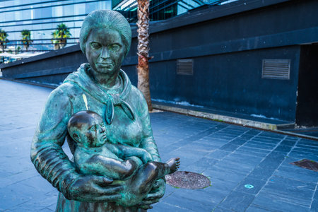 Vigo, Spain, October 8, 2022. Tribute to emigration. Work of Ramon Conde, in the port of Vigo, Galicia, Spain.のeditorial素材