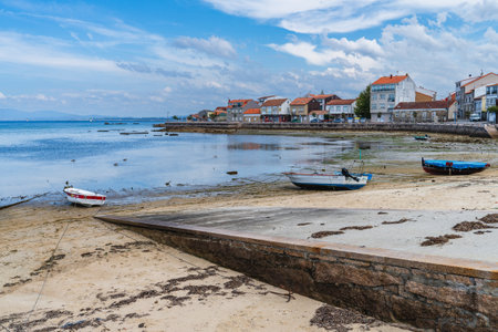 El Grove, Pontevedra, Spain, September 8, 2023. View of the Galician village of O Grove, in Pontevedra, Galiciaのeditorial素材