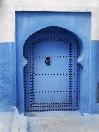 Classic Door in Morocco · Chefchaouenの写真素材