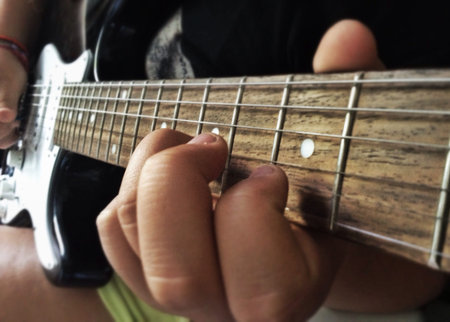 hands that play