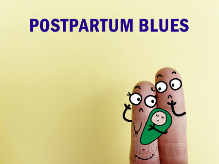 Two finger is decorated as one mother with postpartum body and her partner.