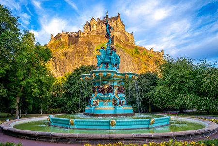 Edinburgh Castle and Ross Fountainのeditorial素材
