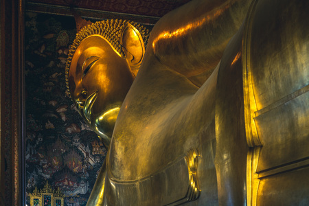 Reclining Buddha at wat pho, bangkok, thailandのeditorial素材