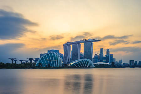 singapore-February 4, 2020: skyline of singapore at the marina bay with iconic building such as supertree, marina bay sands, artscience museum.のeditorial素材