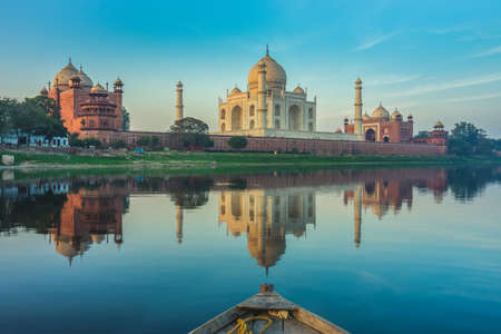 Boat ride on Yamuna river near Taj Mahal in agraのeditorial素材