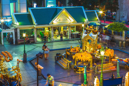 Erawan Shrine at Thanon Phloen Chit, Bangkok, Thailandのeditorial素材