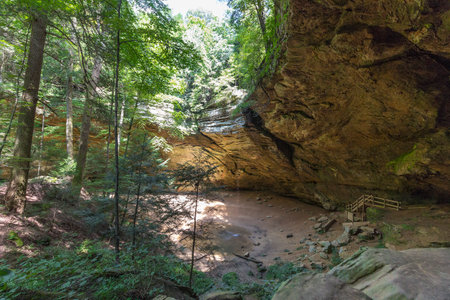 View of Ash Cave in Summer, Hocking Hills State Park, Ohioの写真素材