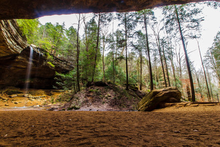 View of Ash Cave, Hocking Hills State Park, Ohioの写真素材