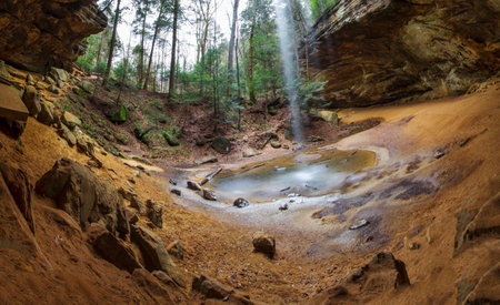 View of Ash Cave, Hocking Hills State Park, Ohioの写真素材