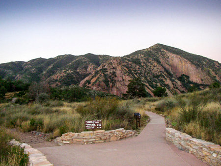 Split in a Trail, Big Bend National Park, Texasの写真素材