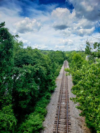 Looking Down on Railway Tracks, Branson, Missouriの写真素材