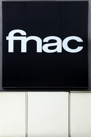 Evry - September 24, 2015: Fnac logo on a wall. Fnac is a large French retail chain selling cultural and electronic products, founded by Andre Essel and Max Theret in 1954のeditorial素材