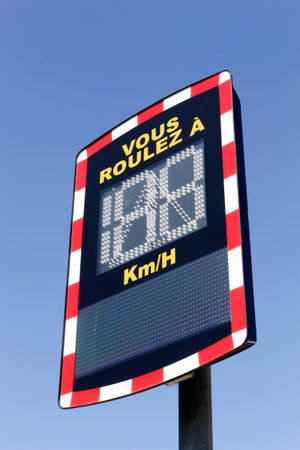 Educational radar in France with the french text you drive at