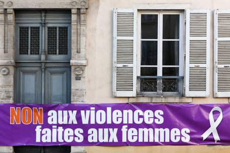 Belleville en Beaujolais, France - February 14, 2024 : No to violence against women message on a banner at the city hall called non aux violences faites aux femmes in Frenchのeditorial素材
