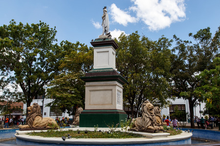 statue Maximo Jerez fountain Ruben Dario Park Cathedral of Leon Nicaraguaのeditorial素材