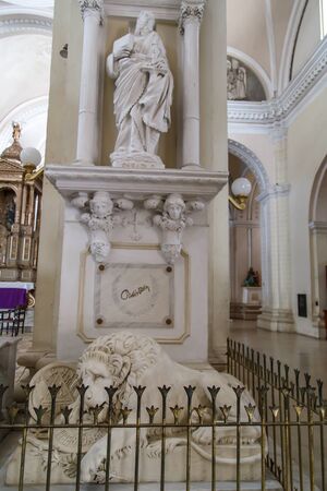 Ruben DarÃ­o's tomb in Cathedral from Leon, Nicaraguaのeditorial素材