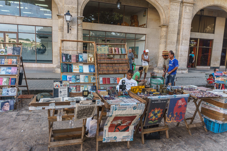 La Havana, Cuba â December 26, 2016:  book sellers on street in La Habana Vieja, turistic placeのeditorial素材