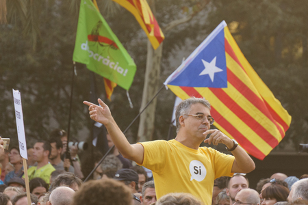 Barcelona, Catalonia, Spain, October 10, 2017: people on rally support for independence of Catalunya in Passeig Lluis Companys.のeditorial素材
