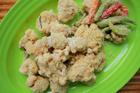 Cumi Crispy Telor Asin, Delicious crispy Stir Fried Squid with Salted Egg Yolk