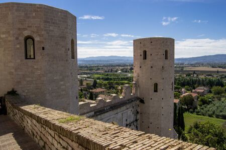 View of the valley of Assisi from the Gate of Venus in Spelloのeditorial素材