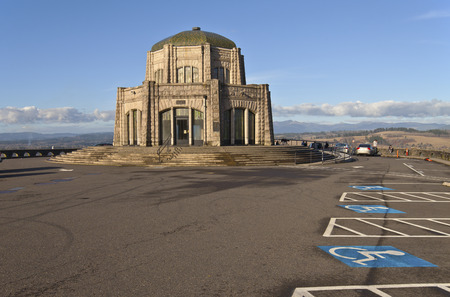 Vista House landmark in northern Oregon Columbia River Gorge.のeditorial素材