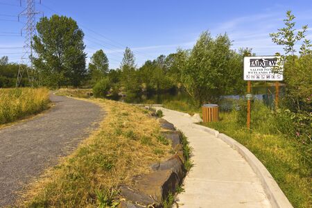 Fairview Salish pond and park Oregon state.のeditorial素材