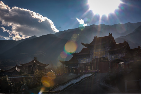 A temple gate in the Three Pagodas in Dali, Yunnan, China.のeditorial素材
