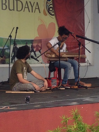 Two Musicians performing with custom made didgeridoosの素材