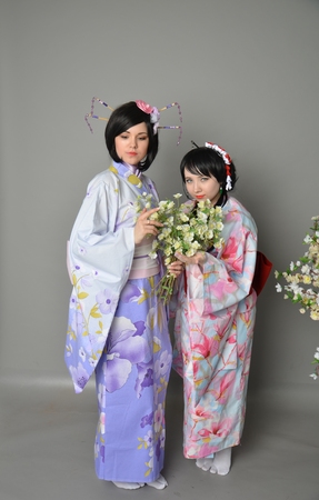 A girls in a yukata Tea ceremonyの写真素材