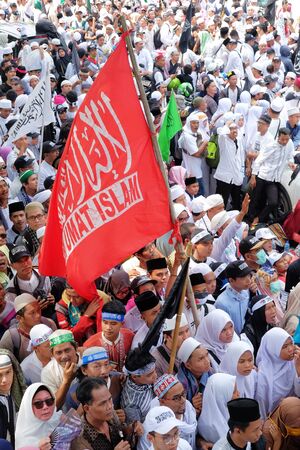 Jakarta, Indonesia - December 2, 2018: thousands of Indonesian Muslims gather again in Jakarta, the grand reunion 212のeditorial素材