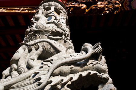 ne of the most significant architectural elements in a traditional Asian templeâthe Panlong Pillar (Dragon Pillar)の写真素材