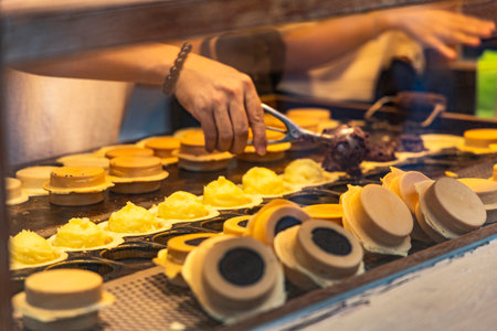 the appearance or making process of Wheel Cake