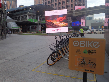 Kuala Lumpur, Malaysia. April 20 2018. Bicycles from O-Bike bicycles sharing company at Bukit Bintang in Kuala Lumpur, Malaysia.のeditorial素材