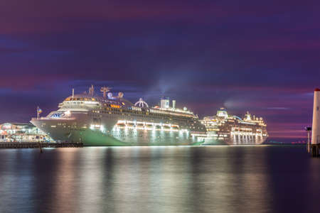 Melbourne, Australia - November 3, 2015: P&O Cruise Lines ships Pacific Pearl and Pacific Jewel docked at Station Pier in Port Philip Bay, Melbourne Australia.のeditorial素材