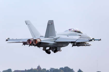 Farnborough, UK - July 19, 2014: United States Navy Boeing F/A-18F Super Hornet multirole fighter aircraft.のeditorial素材
