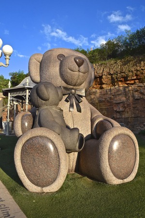 STILLWATER, MINNESOTA, May 24, 2019:  The rock sculptor is a Teddy Bear found in Teddy Bear Park, operated by the Stillwater Park District.のeditorial素材