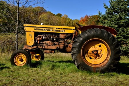 VERGAS, MINNESOTA, October 6, 2019: The old Minneapolis Moline M5 tractor was from the company based in Minnesota, and was the product of a merger between three companies in 1929: Minneapolis Steelのeditorial素材