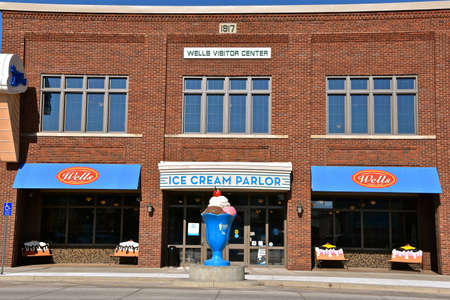 LE MARS, IOWA, MAY 12, 2021: The  Blue Bunny building is found in LE Mars, Iowa Wells Visitor Center and  considered to be the ice capital of the world selling the Blue Bunny productのeditorial素材