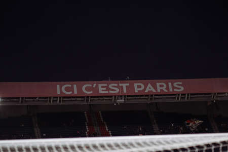 PSG players on the lawn of the Parc des Princesのeditorial素材